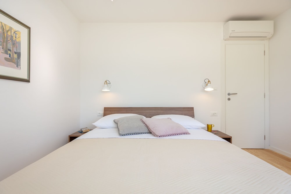 Apartment (2 Bedrooms)