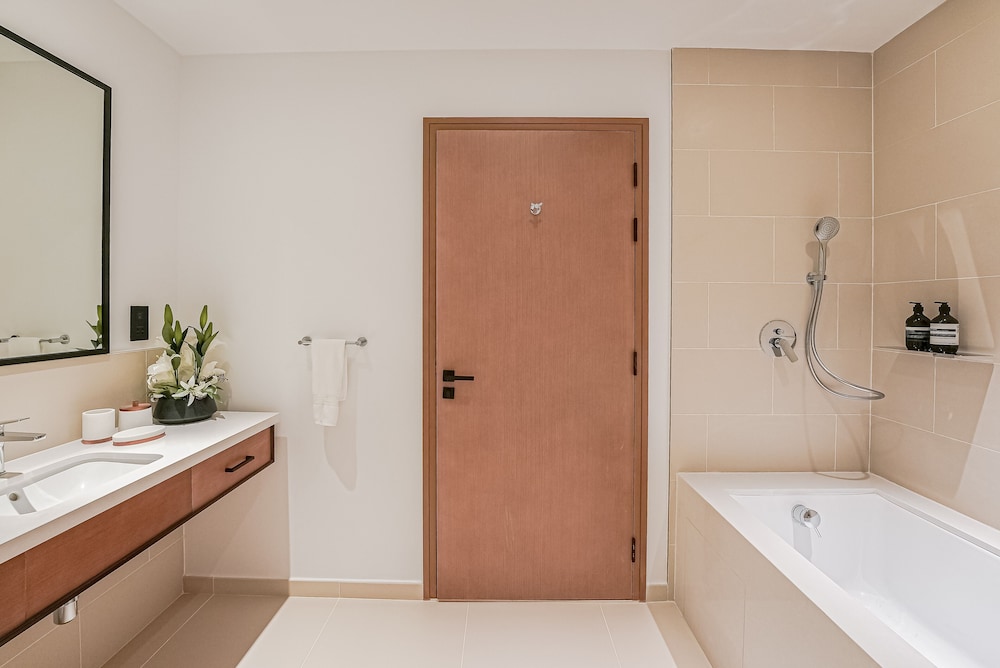 Luxury Apartment, 2 Bedrooms, Balcony, Marina View photo 3