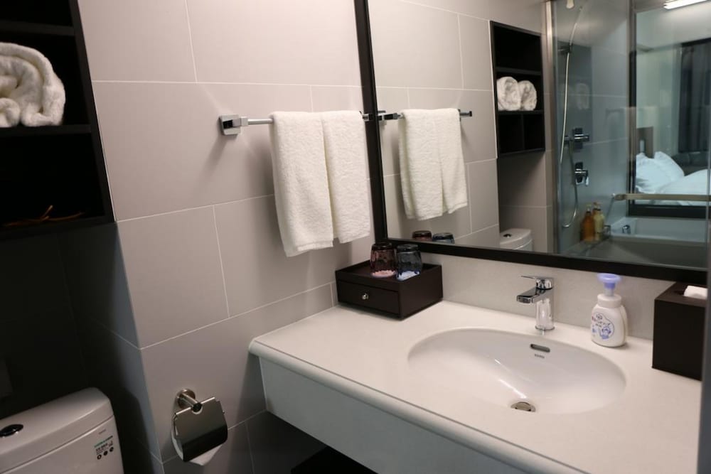 Deluxe Business Room photo 3