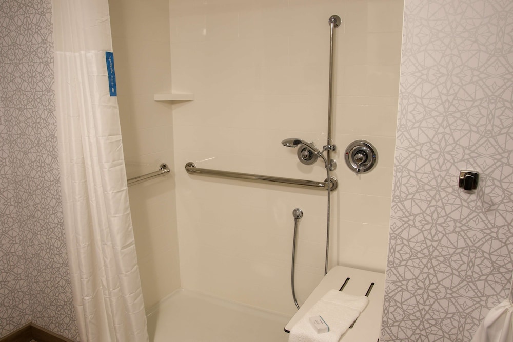 Studio, 1 King Bed, Accessible (Mobility & Hearing) - Photo 4