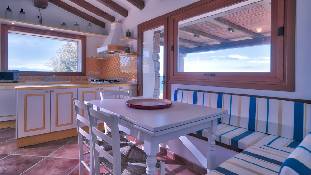 Villa, 4 Bedrooms (6 pax) photo 3