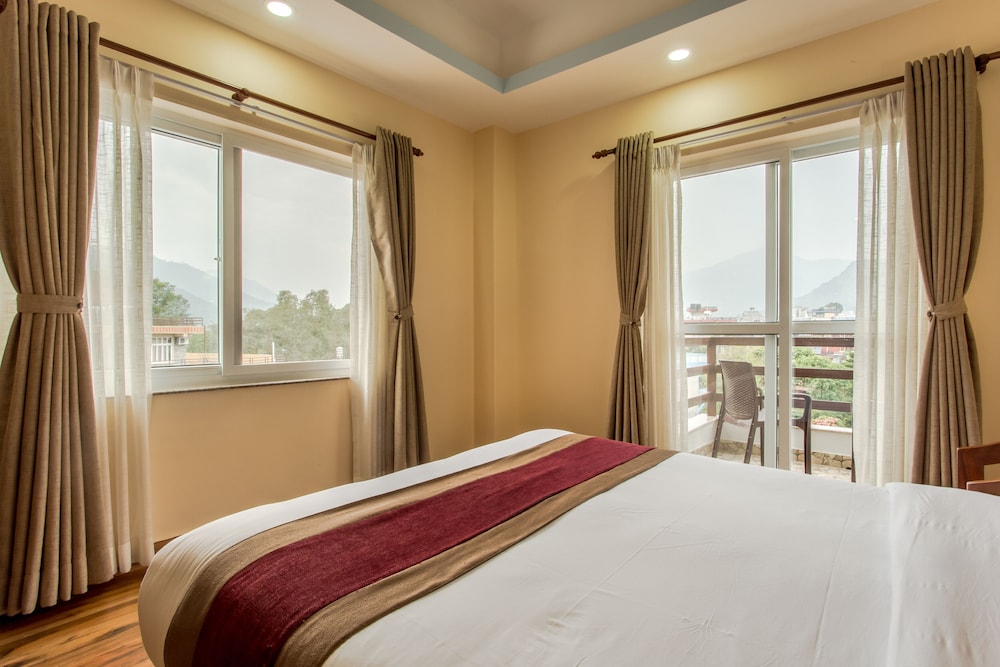 Deluxe Double Room, Balcony - Photo 3