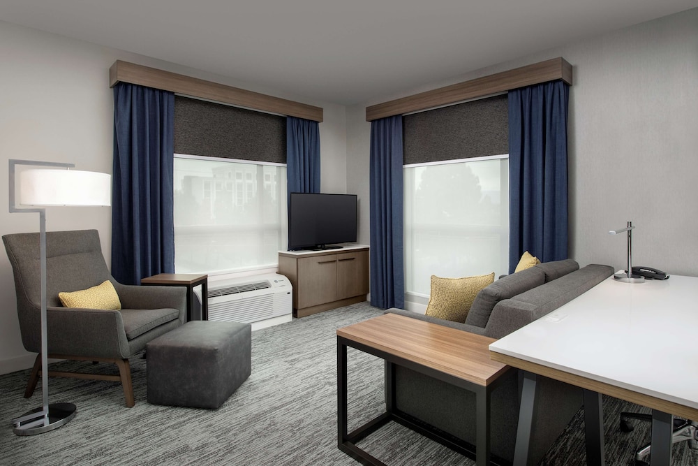 Suite, 1 Bedroom - Photo 1