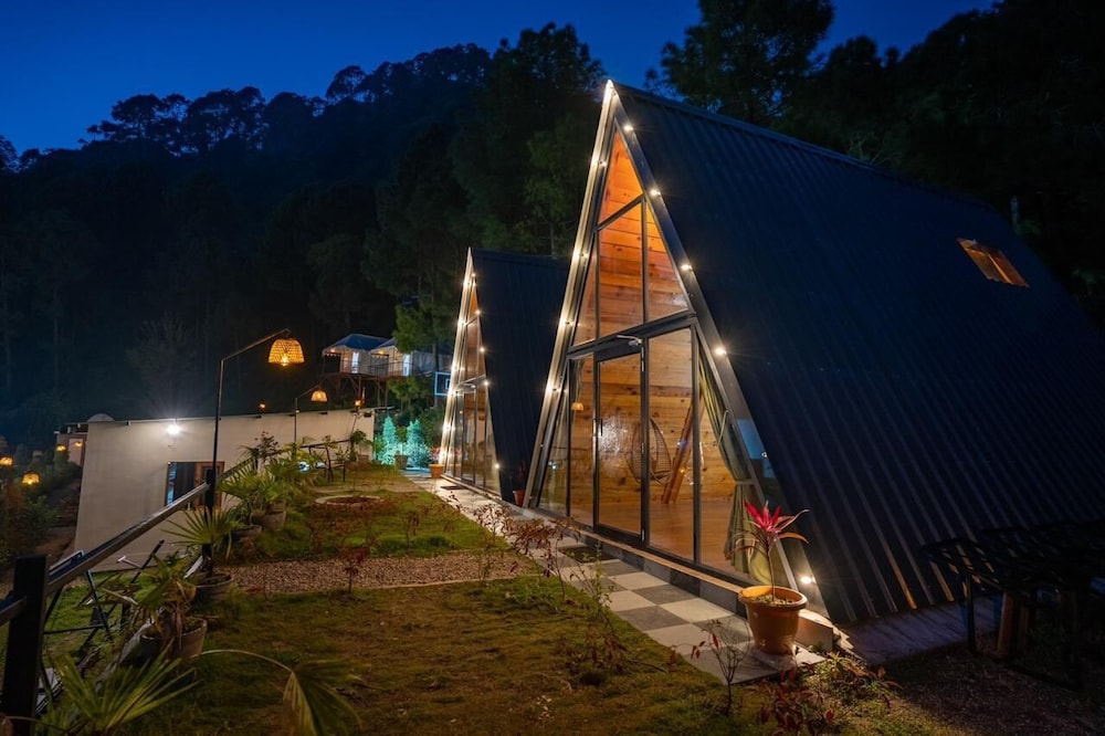 Premium Wooden A Cottage - Photo 11