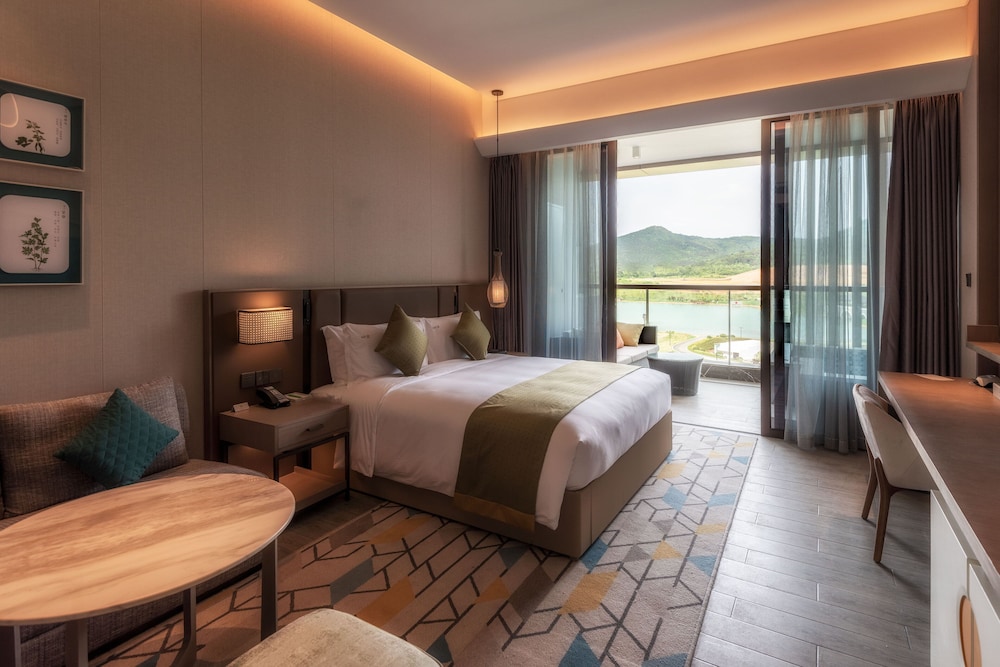 Standard Room, 1 King Bed, Lake View - Photo 1