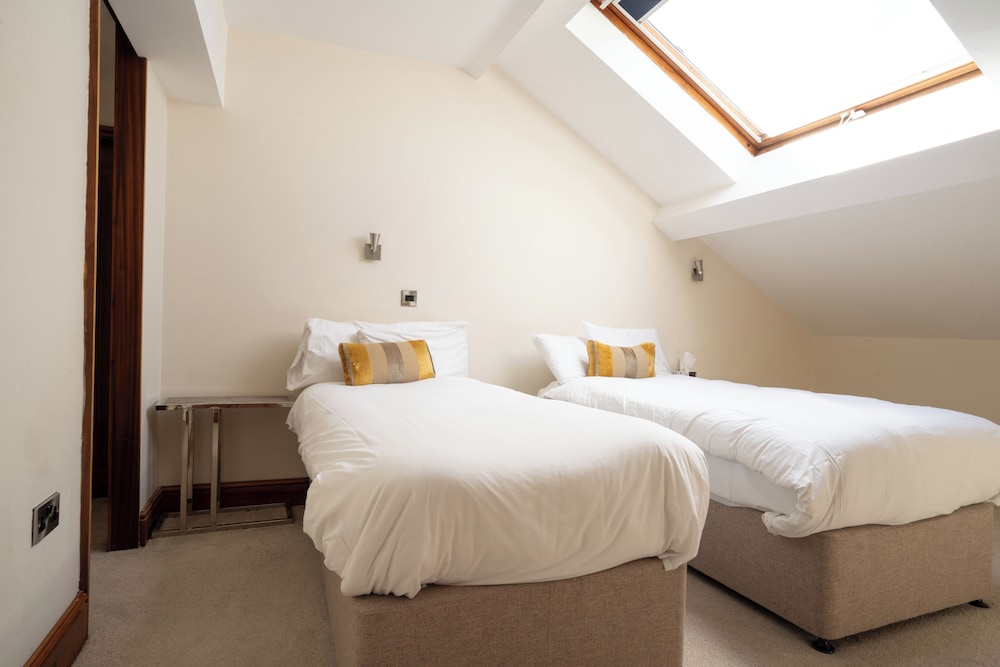 Standard Twin Room, 2 Twin Beds photo 3