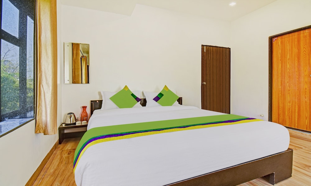 Deluxe Room - Photo 10