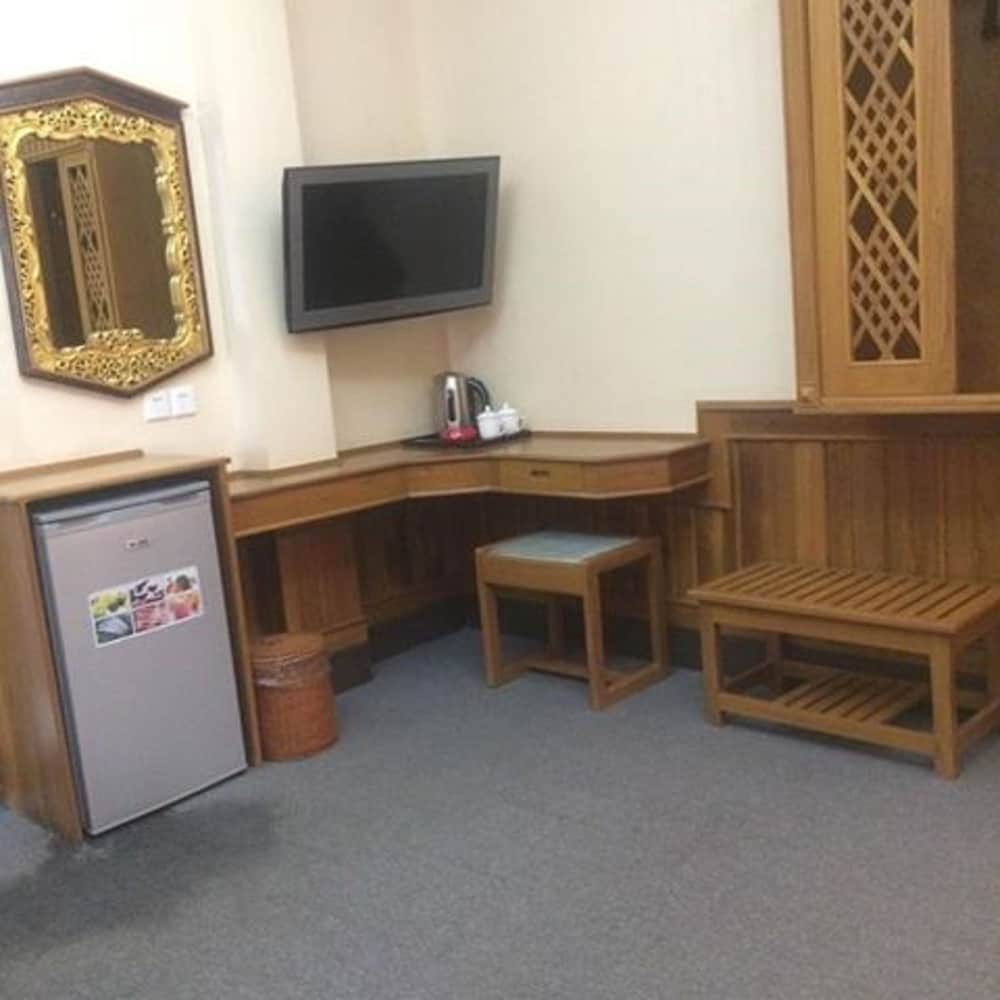 Superior Twin Room, 2 Twin Beds, Private Bathroom, City View photo 2