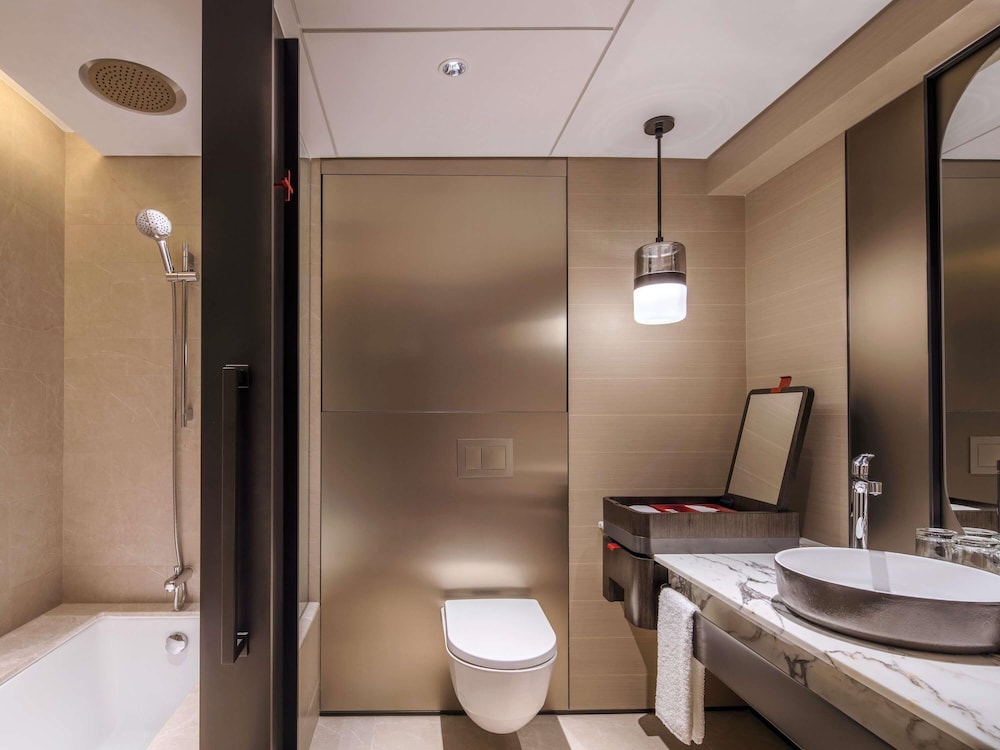 Executive Prestige Marina Bay, 2 Doubles, L65 Lounge Access, High Floor, Balcony, Marina Bay View thumbnail 5