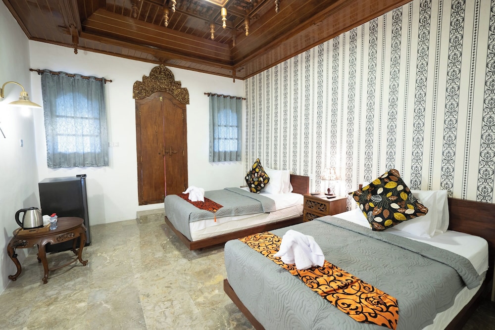 Superior Twin Room