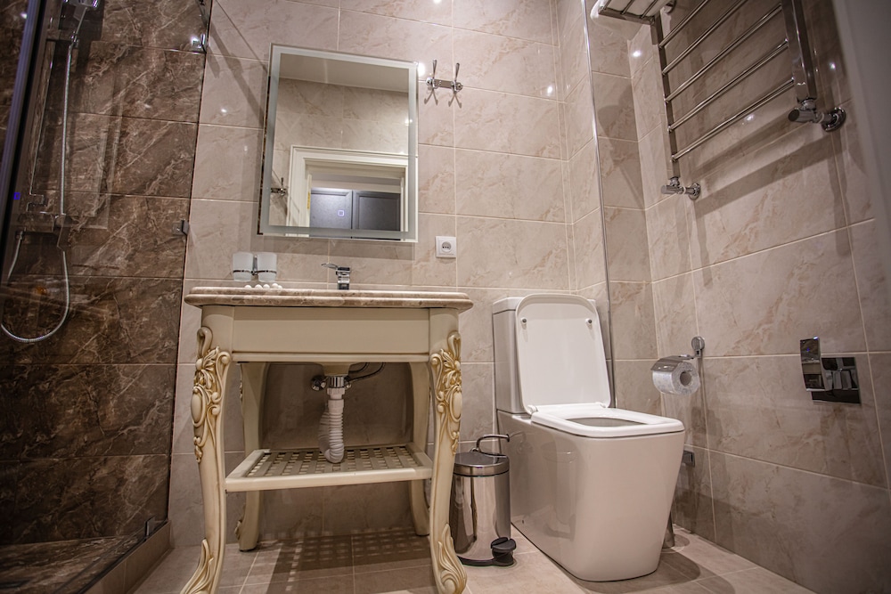 Standard Double or Twin Room - Photo 4