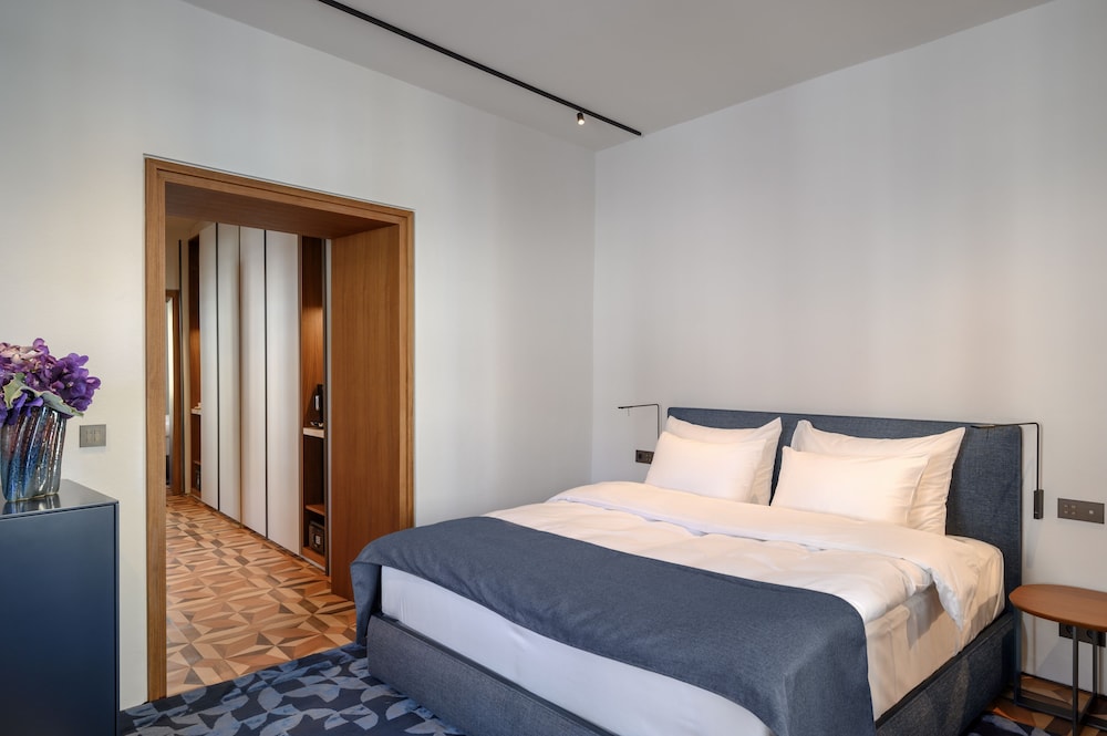 Deluxe Double Room, City View photo 3