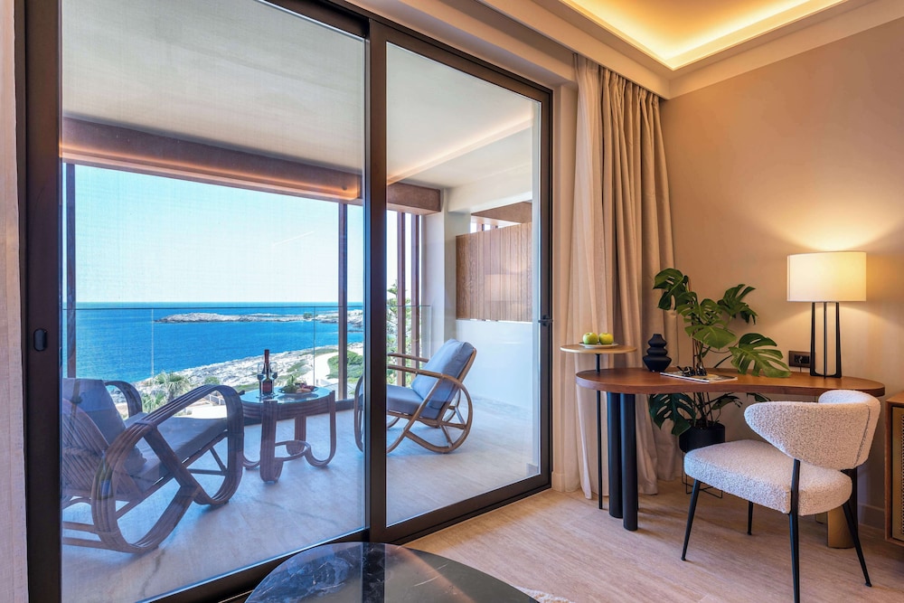 Deluxe Room, 1 King Bed, Sea View