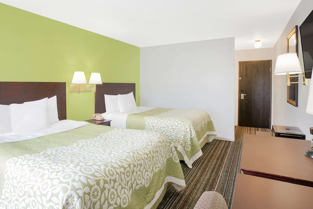 Standard Room, 2 Queen Beds photo 1