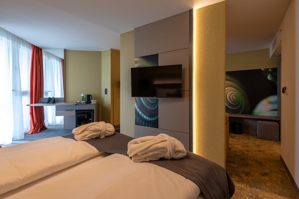 Deluxe Room - Photo 9