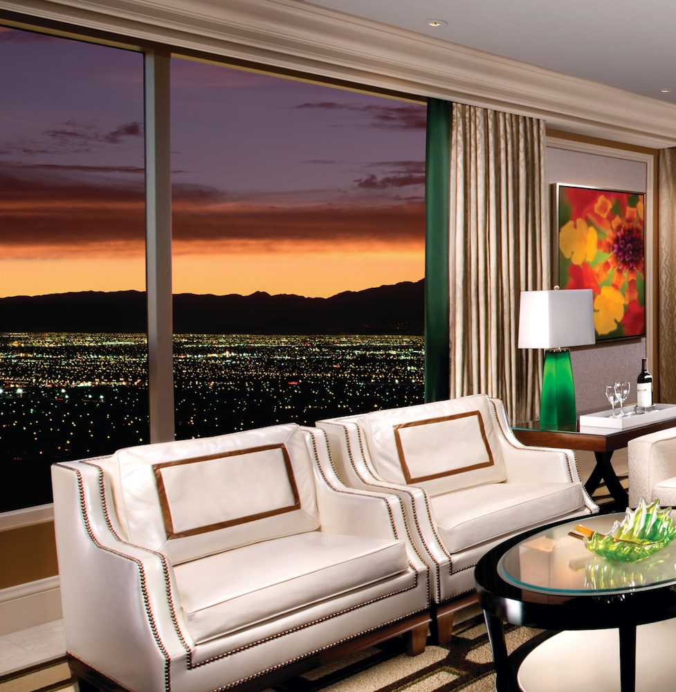 Two Bedroom Tower Suite - Photo 2