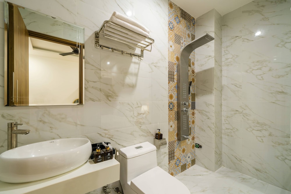 Grand Double Room, Balcony, City View - Photo 6