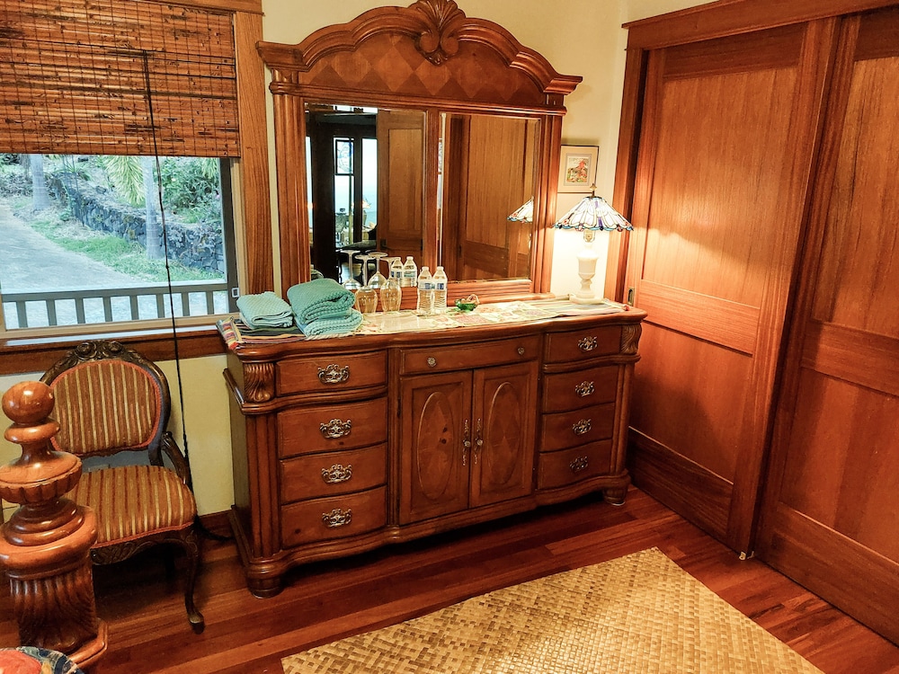 Queen Room (Ocean View, Private Bath) photo 2