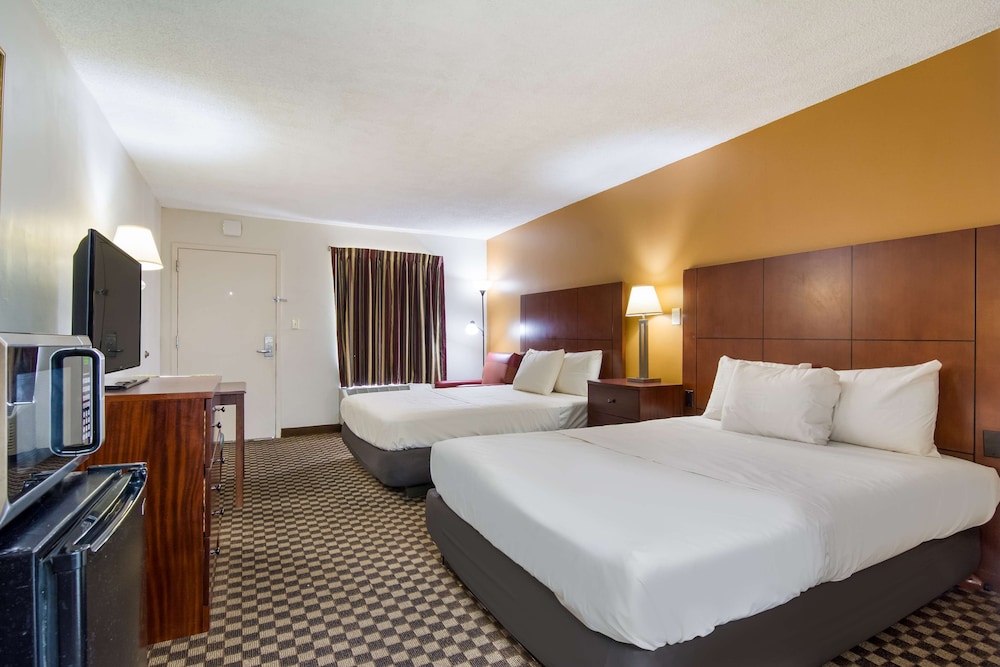 Room, 2 Queen Beds, Non Smoking - Photo 1