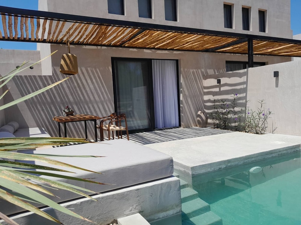 Suite, Private Pool - Photo 17