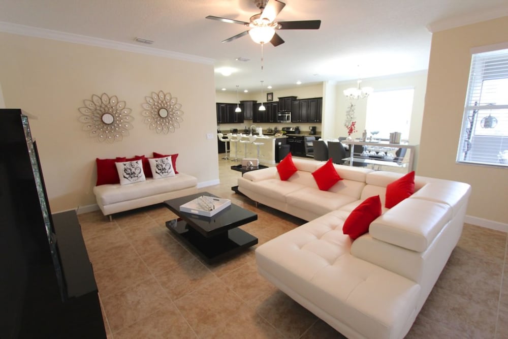 House, 6 Bedrooms
