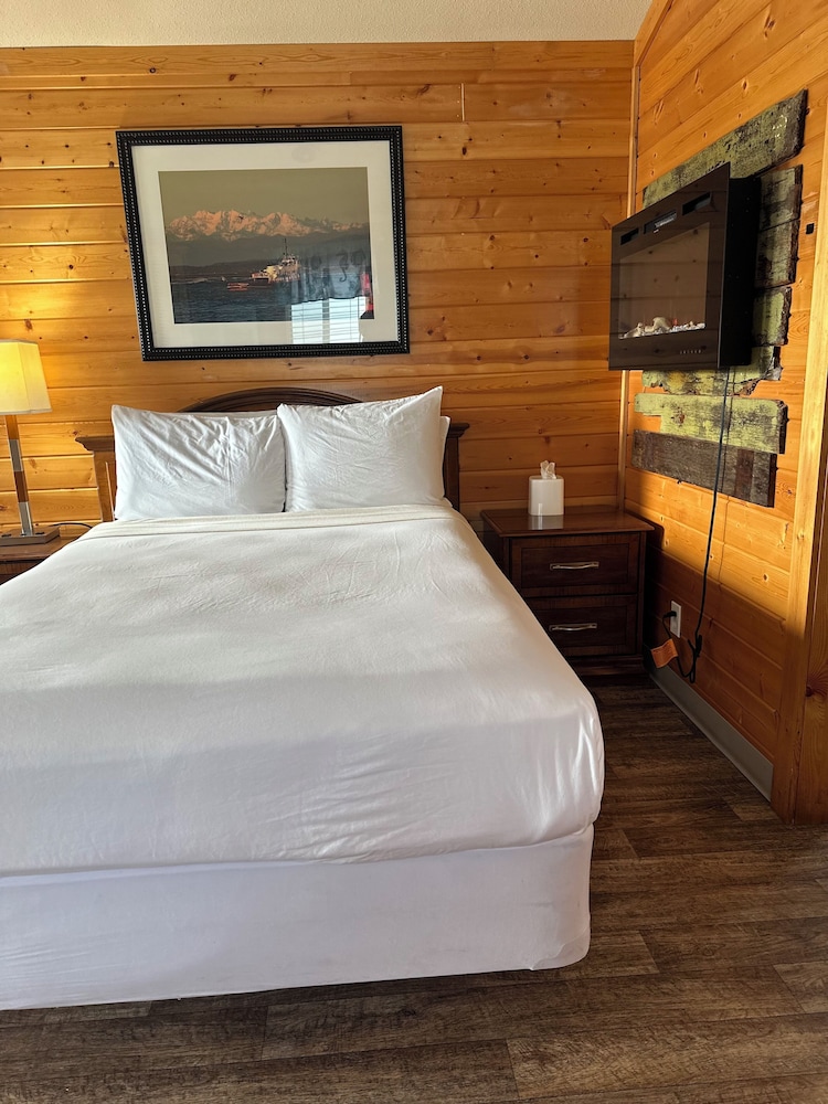 King Suite, Ramp Accessible