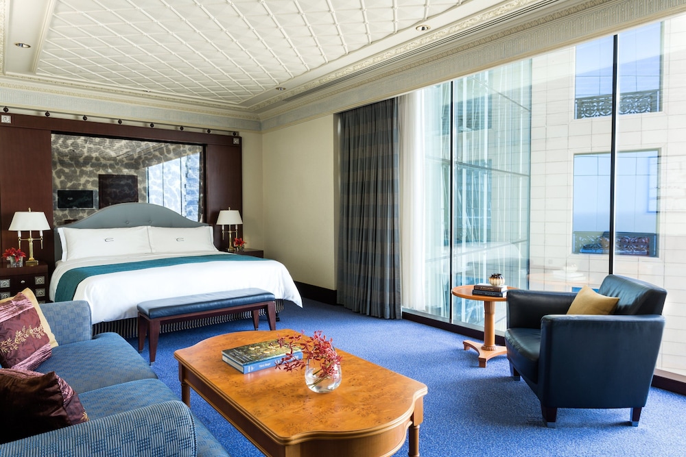 Executive Room, 1 King Bed - Photo 1