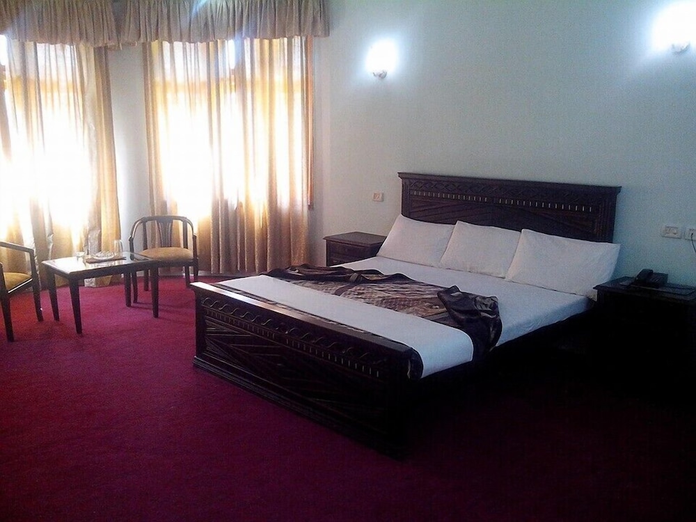Standard Double Room - Photo 2