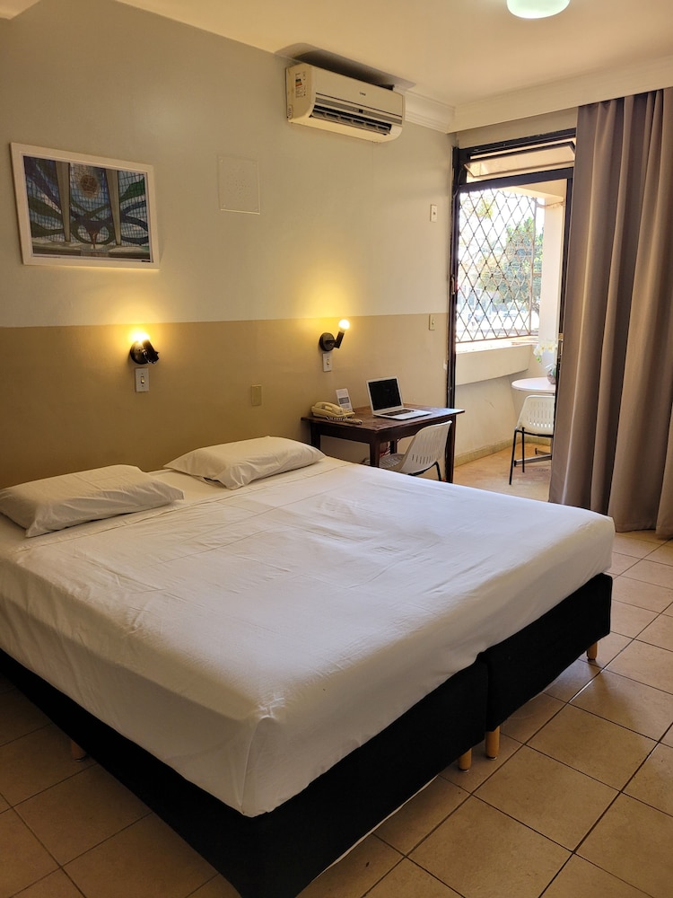 Deluxe Double Room, Mobility Accessible photo 2