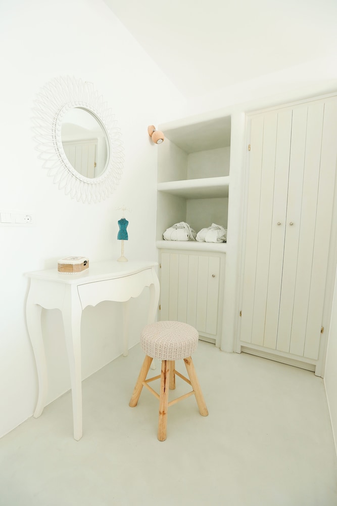 Deluxe Room - Photo 11
