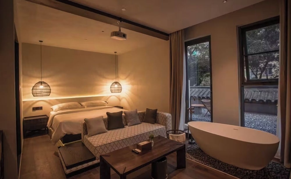 Deluxe Room, Balcony, City View photo 1