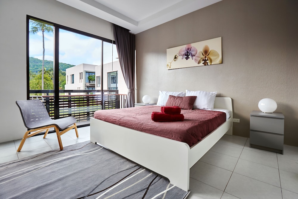 Deluxe Duplex, 3 Bedrooms, Kitchen, Mountain View