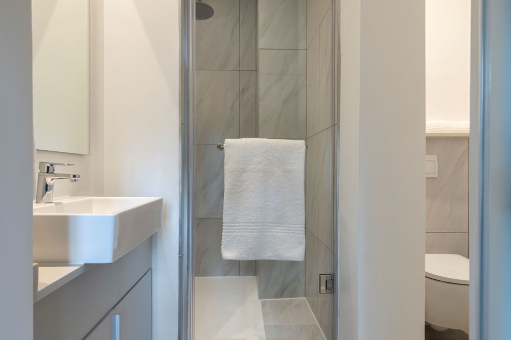 Standard Double Room - Photo 7