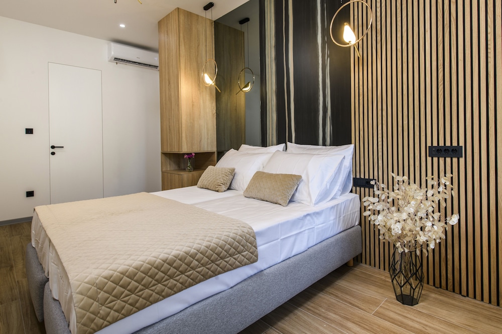 Deluxe Room, Sea View - Photo 3