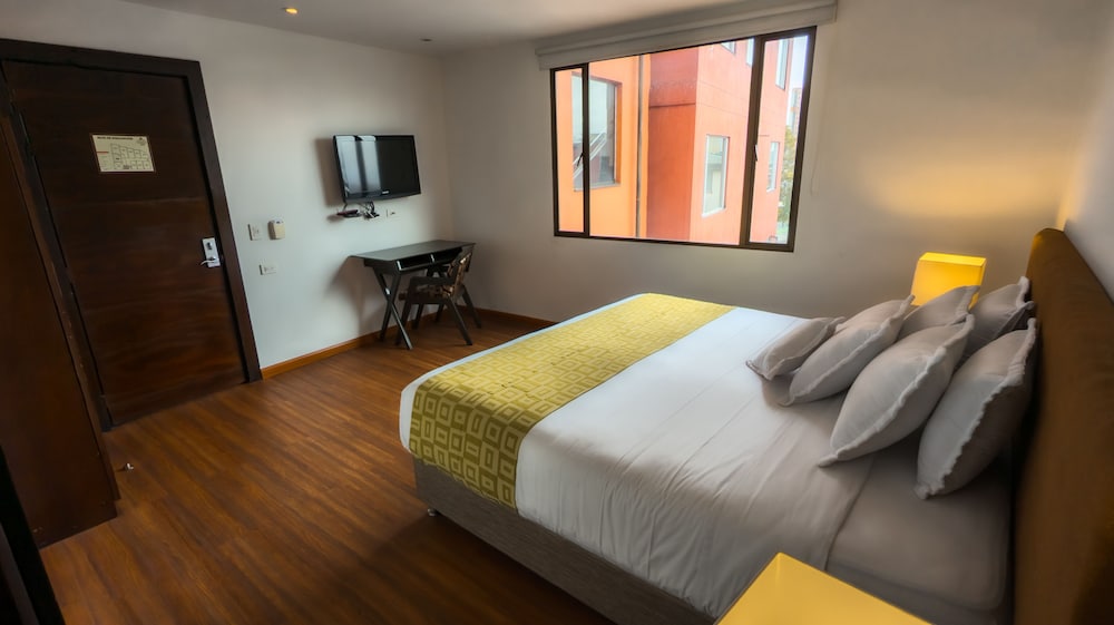 Standard Double Room - Photo 11