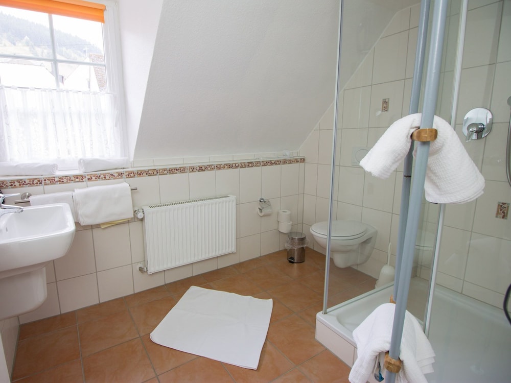 Standard Apartment, Ensuite photo 3