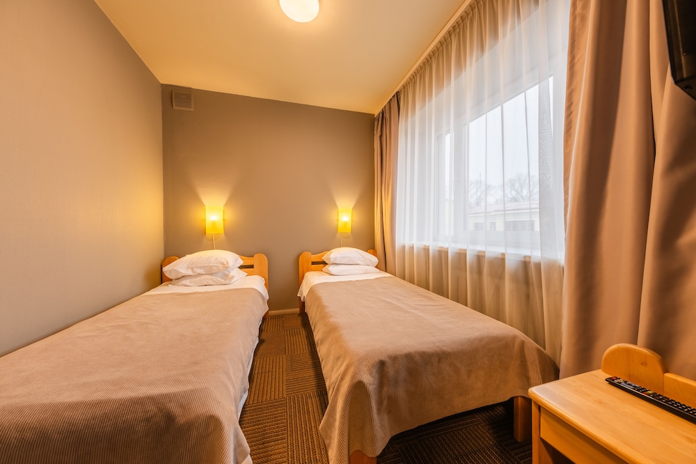 Classic Twin Room - Photo 4