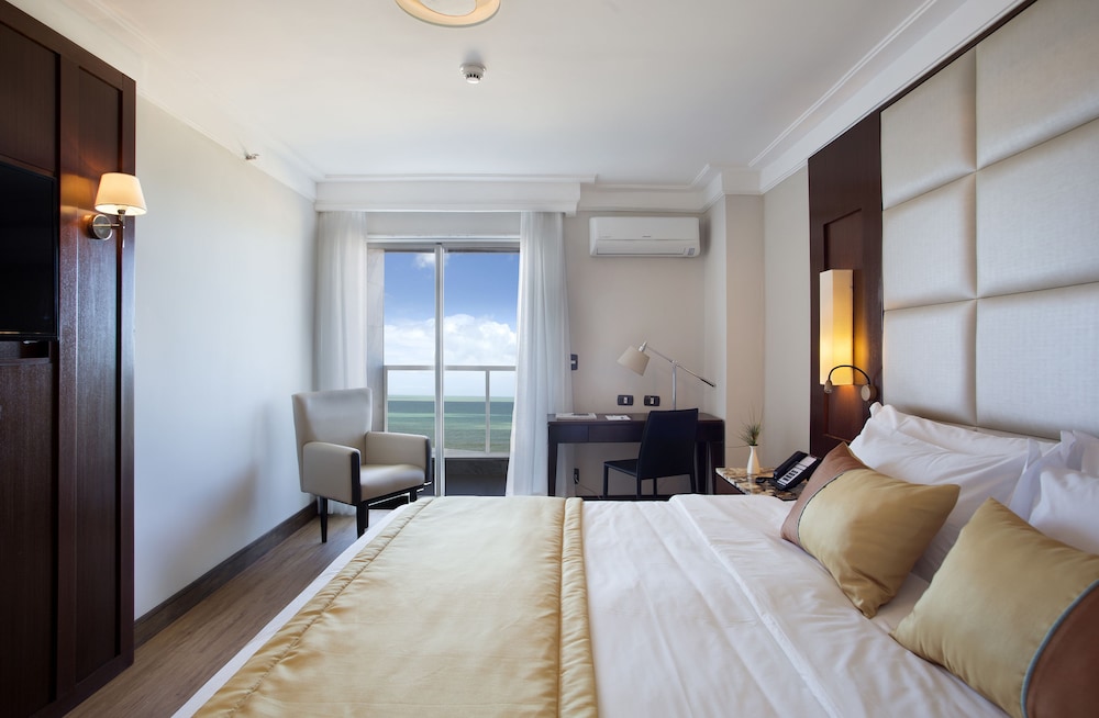 Premium Room, 1 King Bed, Balcony