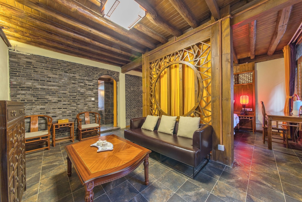 Signature Suite