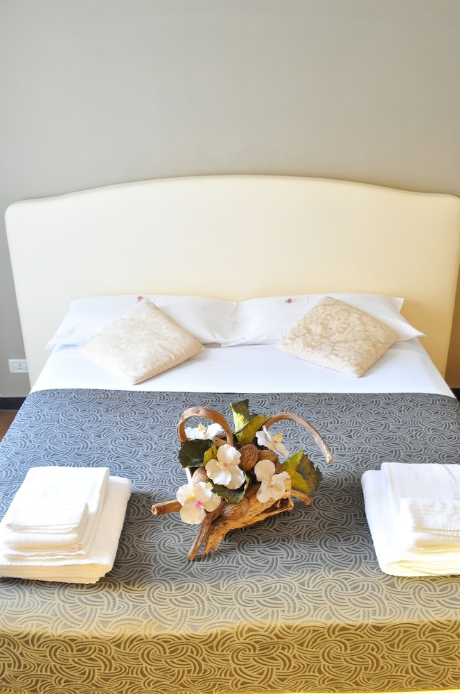 Deluxe Quadruple Room - Photo 8
