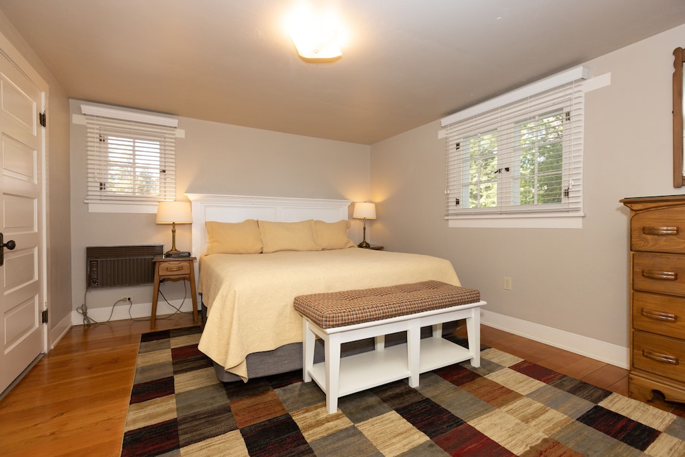 Classic Two Bedroom Cottage