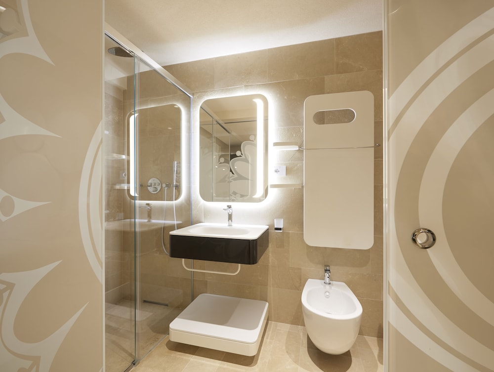 Exclusive Suite - Photo 2