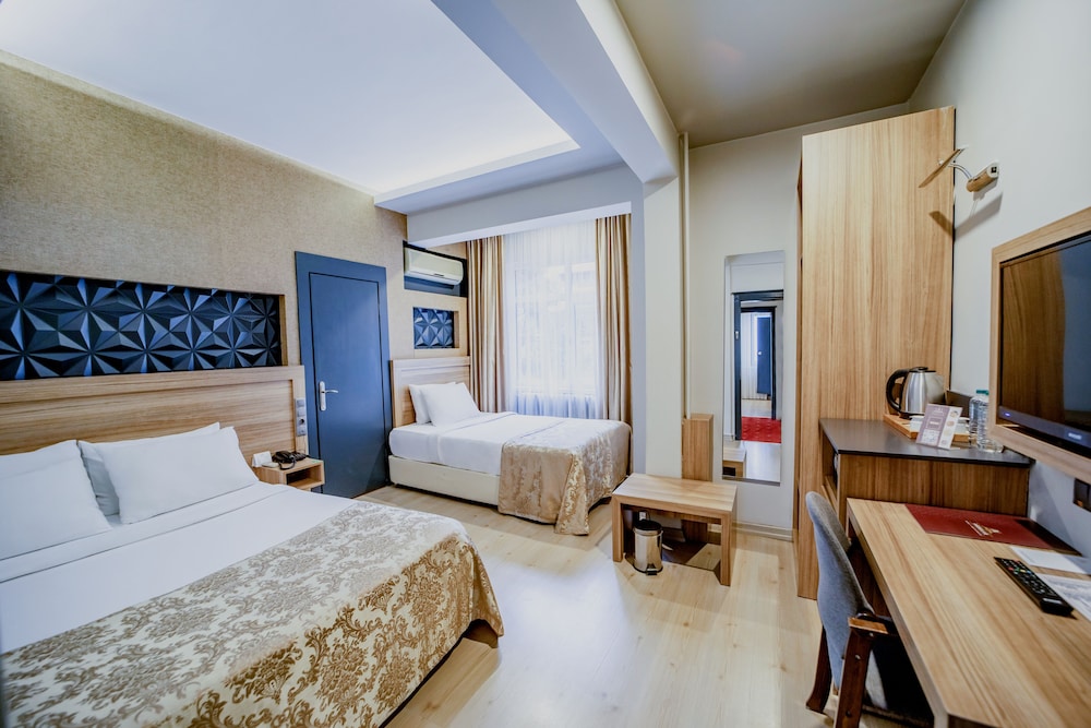 Standard Triple Room, 1 Bedroom, Courtyard View