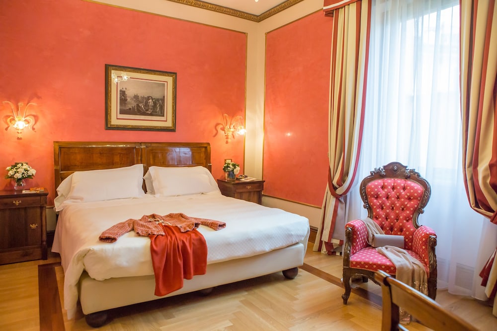 Classic Double or Twin Room - Photo 4