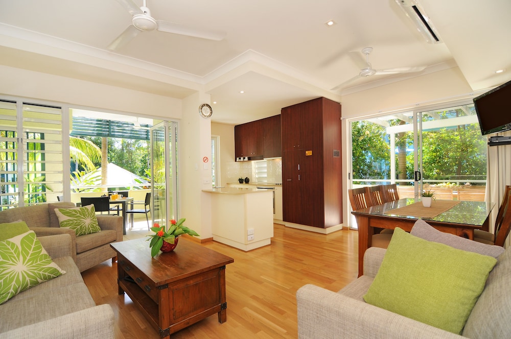 2 Bedroom Apartment Pool View - Photo 7