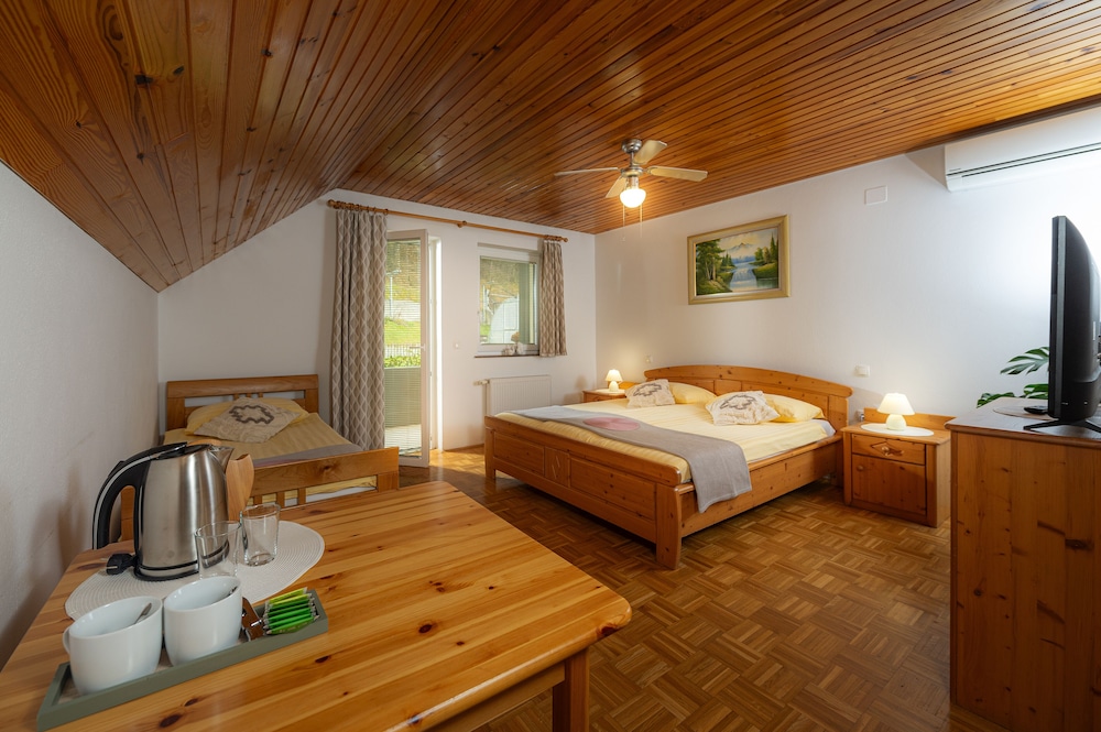 Comfort Triple Room, Non Smoking, Garden View