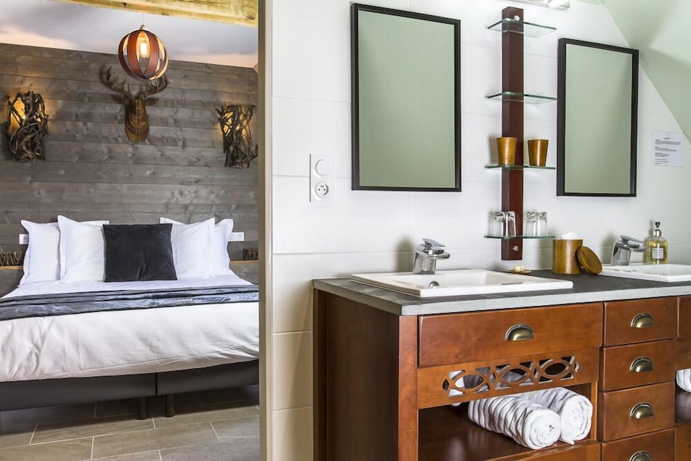 Double Room (Le Val Sans Retour) photo 3