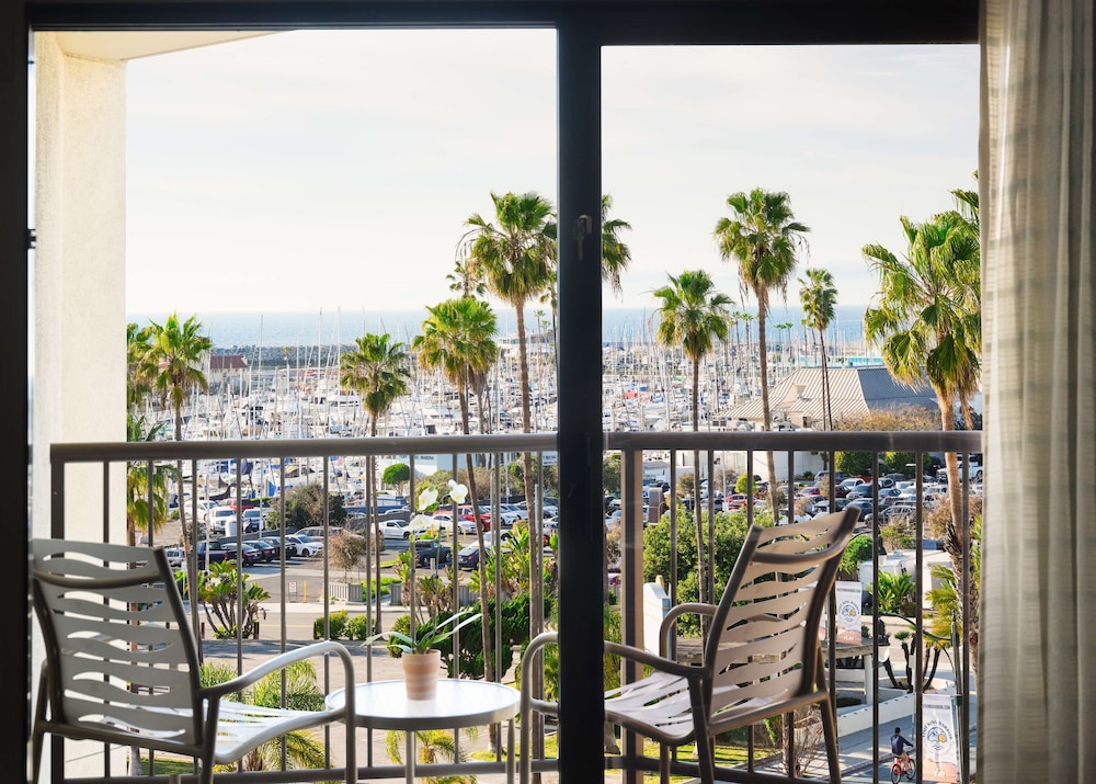 Superior Room, 1 King Bed, Marina View - Photo 5