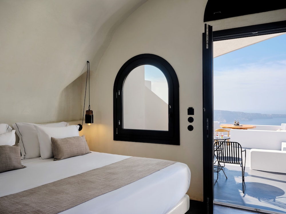 Rocca Cave with Caldera View & Outdoor Hot Tub - Photo 6