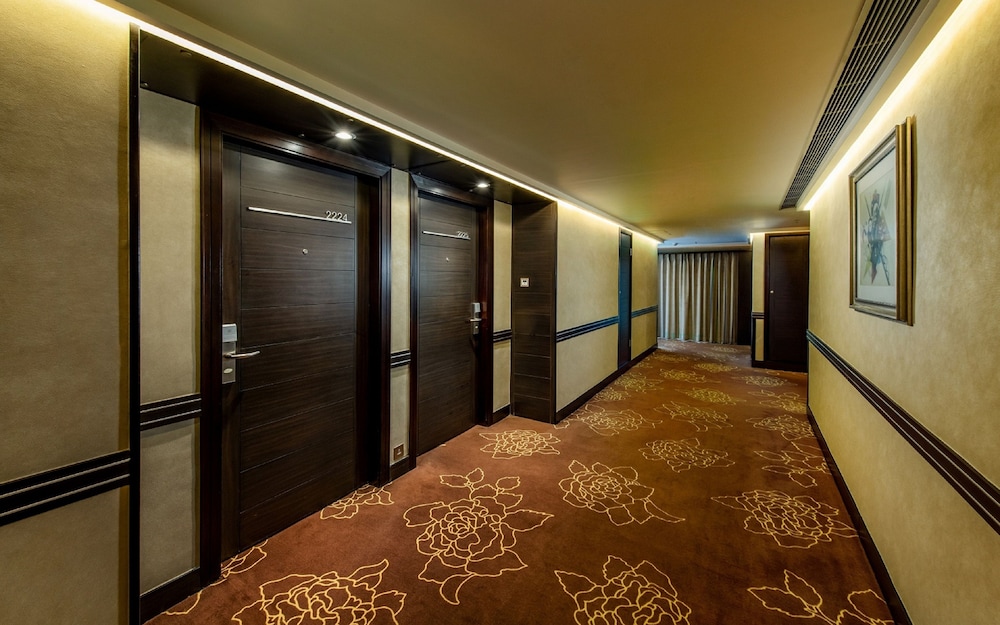 Family Room - Photo 3